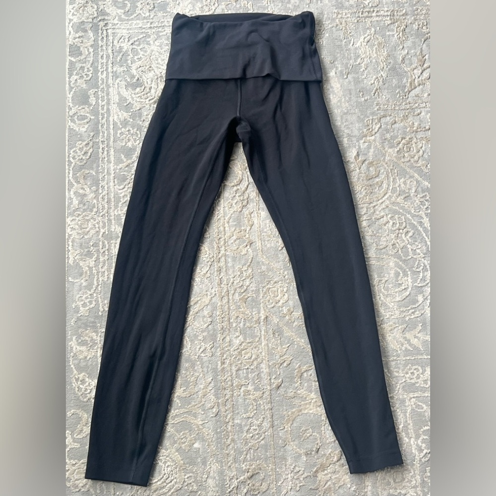 Lululemon Groove Nulu Foldover-Waist
Tight 25". Size 4. Black